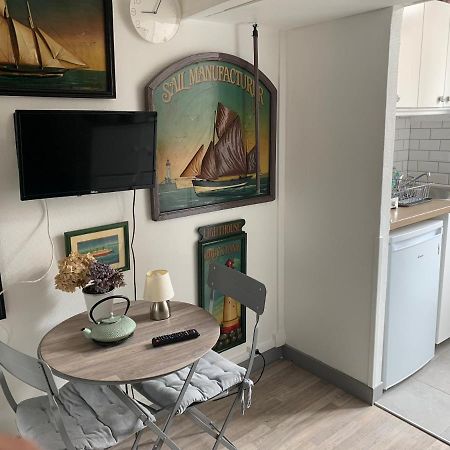 オーStudette Tiny House De L Eglise 12 M2アパートメント エクステリア 写真