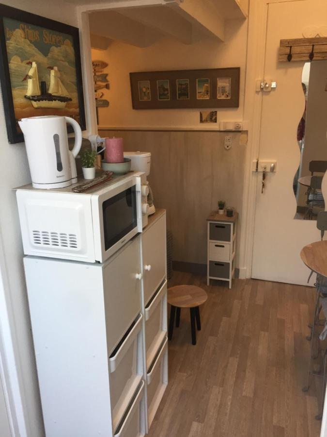 オーStudette Tiny House De L Eglise 12 M2アパートメント エクステリア 写真