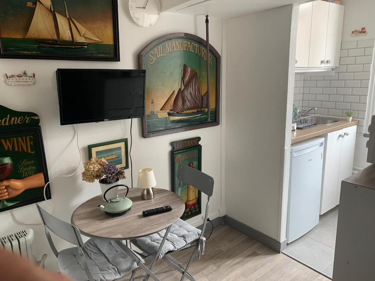 オーStudette Tiny House De L Eglise 12 M2アパートメント エクステリア 写真